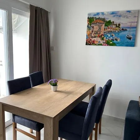 Tetris Spacious Comfortable Apartmán *