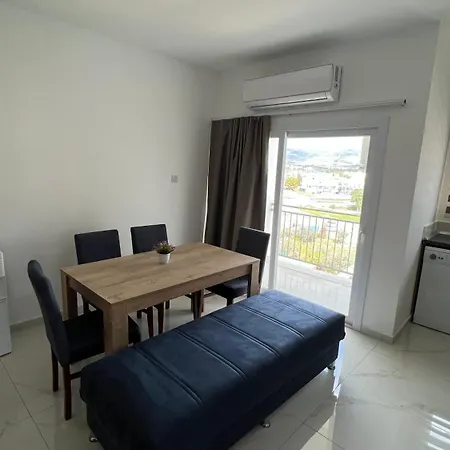 Tetris Spacious Comfortable ניקוסיה