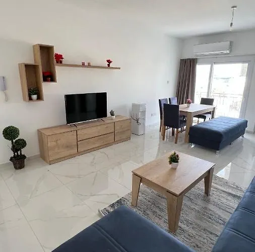 Tetris Spacious Comfortable * Никосия